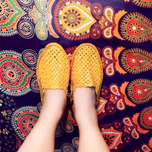 Indian handmade camel leather woven retro/ Hippie-style closed-toe flat sandals/ Unisex. [Digital]