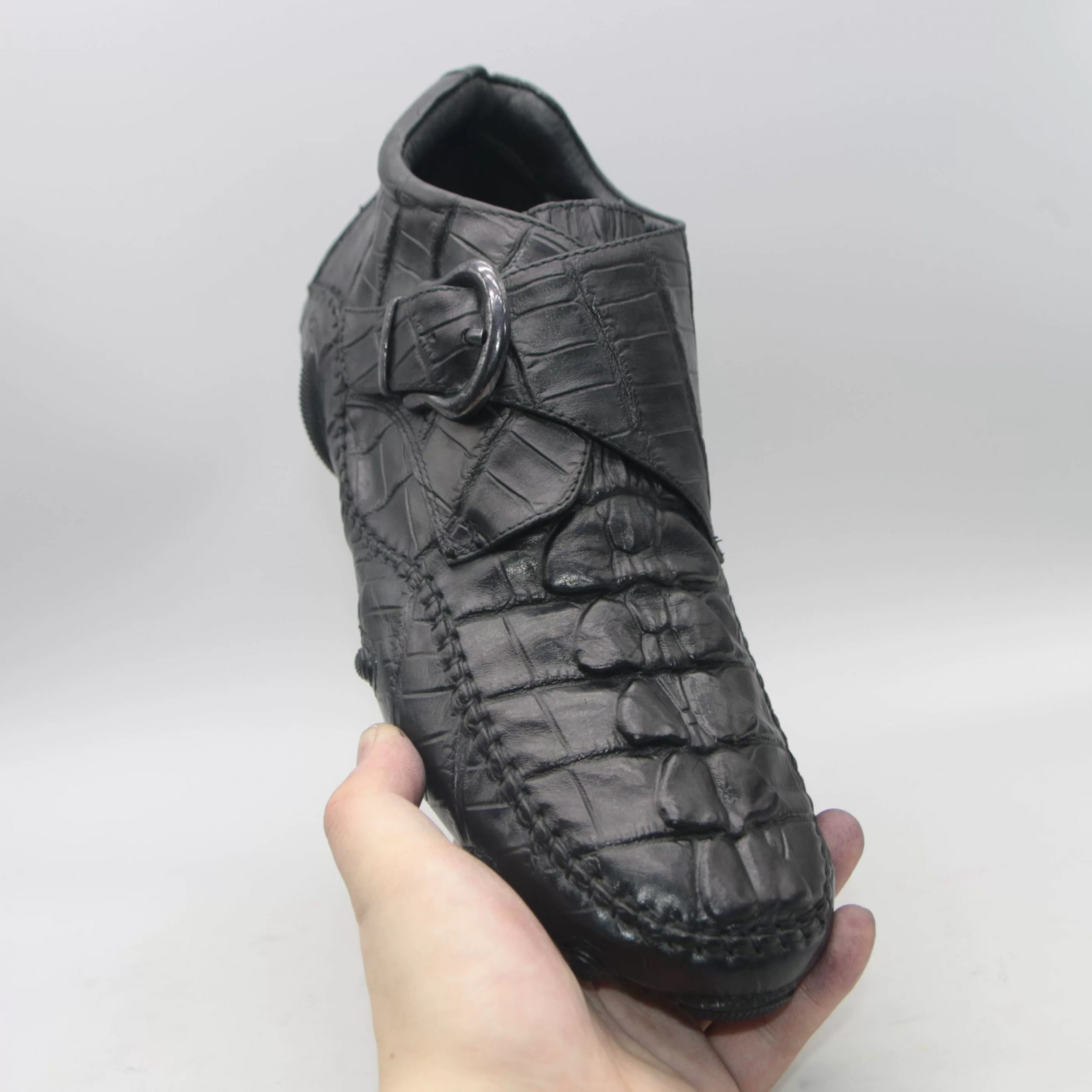Men's Leather Crocodile Pattern Black Buckled Loafers - Image 7